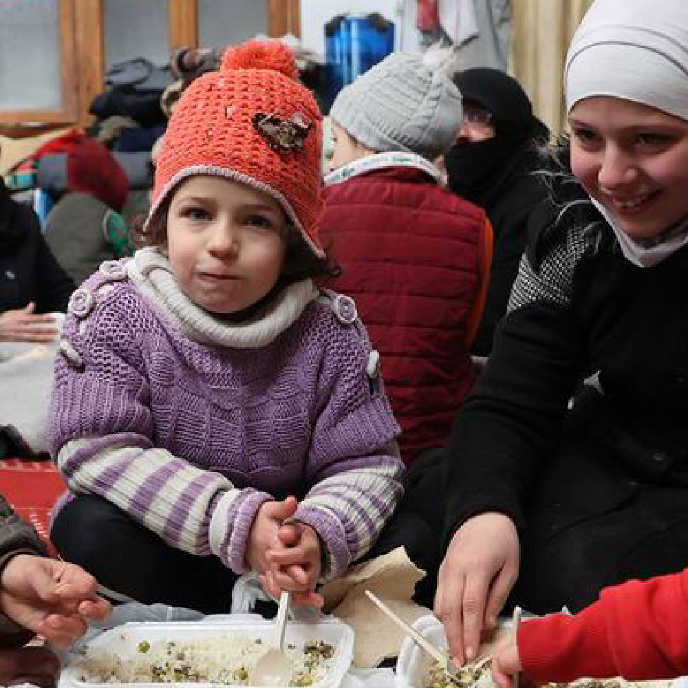 WFP is providing meals to families in Aleppo affected by the recent earthquake in Syria.
