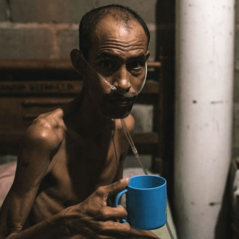 A TB patient recovers at home in Colombia.