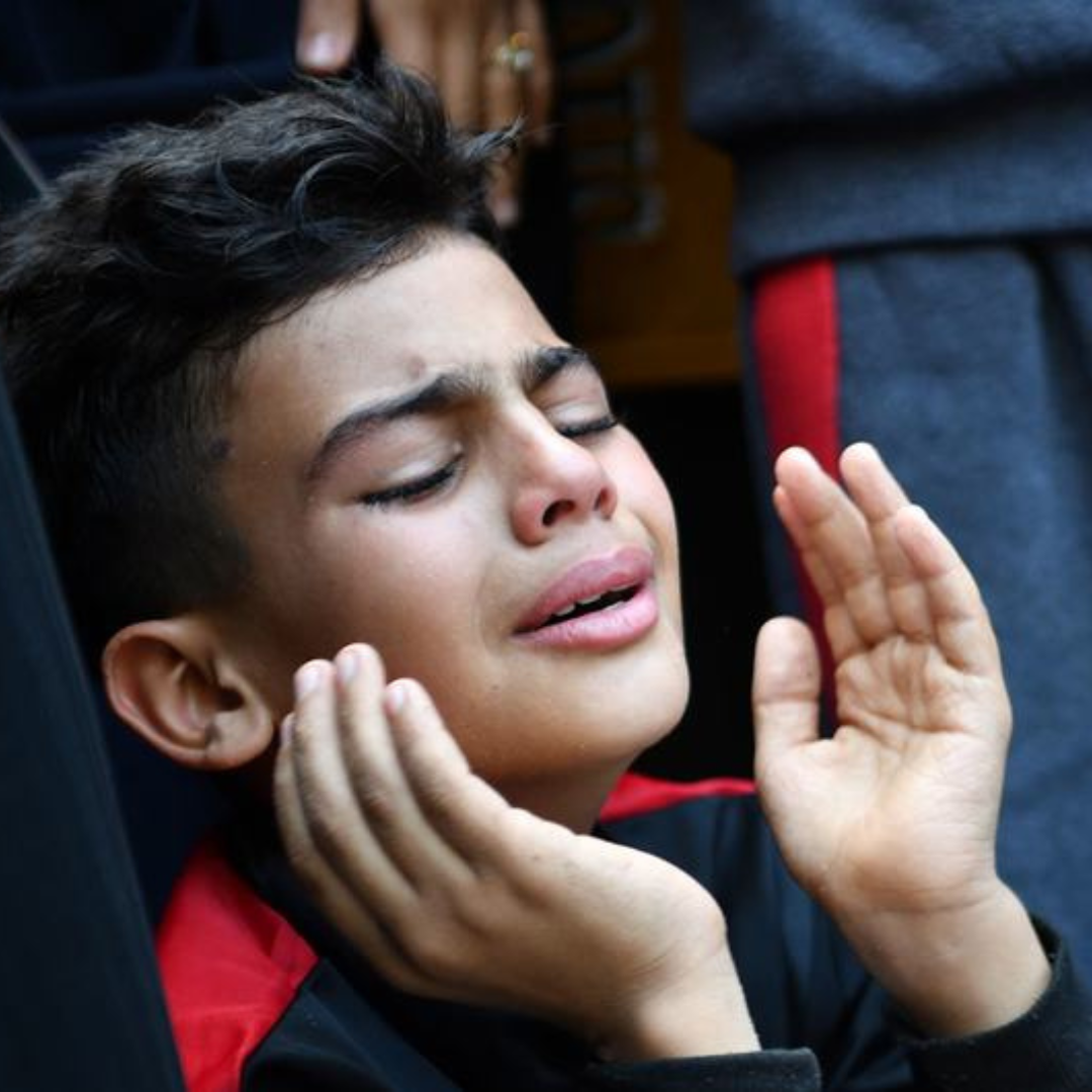 Gaza doctors ‘terrified’ of deadly disease outbreak as aid teams race